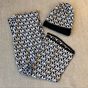 NWOT 💖 Michael Kors Scarf and Hat Set